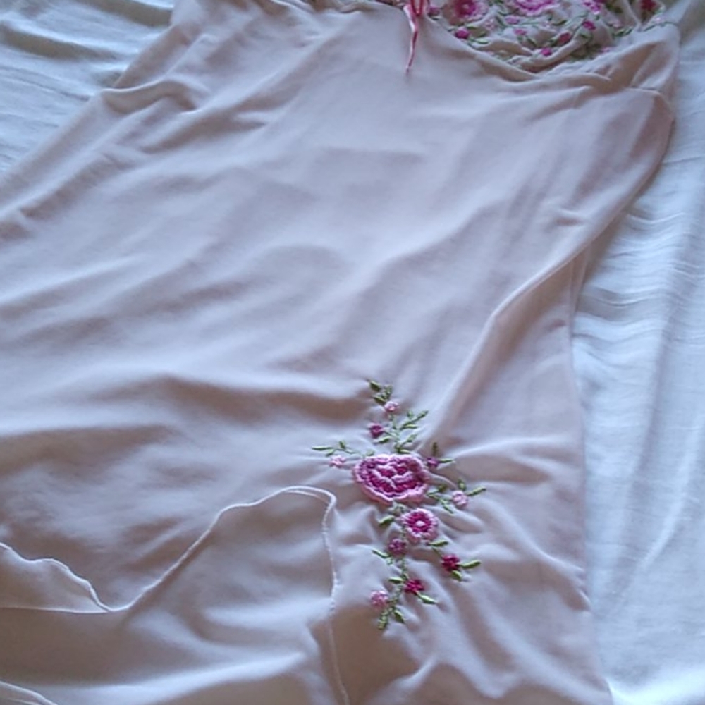 Lingerie - Picture 3 of 3
